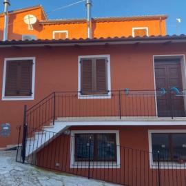 Il Focolare dei Sibillini Montagna Fematre, Visso，位于Visso的酒店