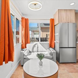 Private 1BR Home Near Disney & SNA Easy Access，位于塔斯廷的酒店