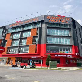Enrich Hotel Bandar Tasik Puteri Rawang，位于万挠的酒店