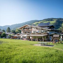 Alpenhotel Landhaus Küchl，位于蒂罗尔-基希贝格的酒店