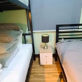 Chic Homestay Narathiwat，位于Ban Kam Pong Ba Ru的酒店