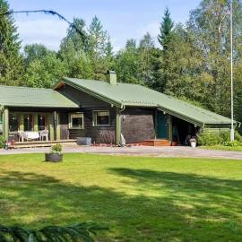 Cozy private house near center