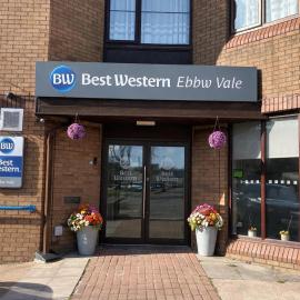 Best Western Ebbw Vale，位于埃布韦尔的酒店