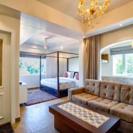 Hotel Pajaros Blu，位于卡兰古特的酒店