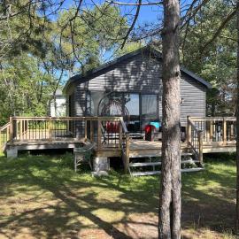 Lakefront Studio Cottage #8
