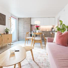 L'Escale - Vélos, Projecteur Ciné, Terrasse & Parfait pour séjour Pro avec Parking gratuit et WiFi rapide，位于滨湖埃斯塔瓦耶的酒店