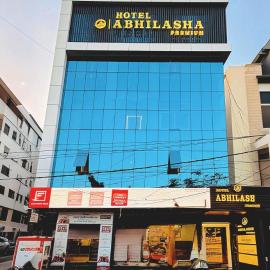 Hotel Abhilasha Premium,位于Dewās的酒店
