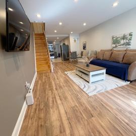 Modern 2 BedRm Spacious Home-University City-Free Parking!，位于费城的酒店