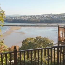 The Secret Garden - Goodwick，位于Goodwick的酒店