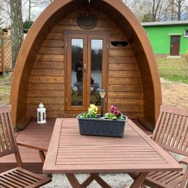 Nr 5 Camping Pod mit Terrasse und Seeblick，位于Langenbernsdorf的酒店