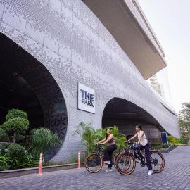 The Park Hyderabad, Banjara Hills near Hussain Sagar Lake，位于海得拉巴的酒店