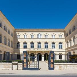 Le Grand Hôtel Dieu by SOWELL COLLECTION，位于尼姆的酒店