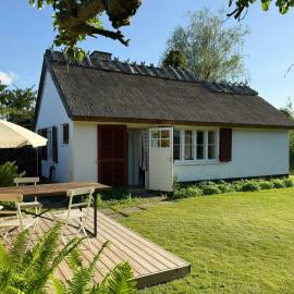 Thatched Cottage Near Dronningmølle Beach，位于德隆宁莫勒的酒店