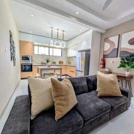 Salt & Breeze Villa，位于Priory的酒店