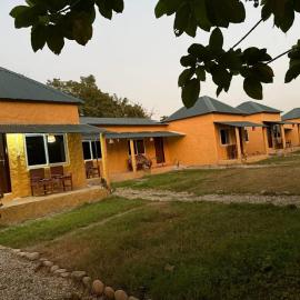 Chital lodge，位于奇旺的酒店