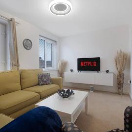 New! Spacious Retreat for 10 Perfect for Families!，位于包博恩的酒店