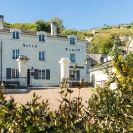 Logis Hôtel Le Bussy,位于蒙索罗的酒店