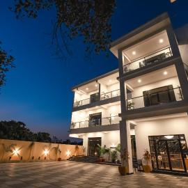 White Forest - PV Hotels，位于蓬蒂切里的酒店