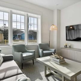 Luxury Bay St Louis Condo Old Town BSL，位于贝圣路易斯的酒店