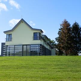 Golf Resort Česká Lípa，位于新博尔的酒店