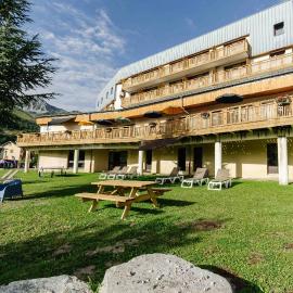 Village Vacances ATC Routes du Monde 3 Etoiles Saint-François-Longchamp,位于圣费朗索瓦-隆尚的酒店