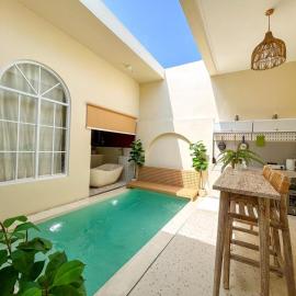 At Paviliun With Private Pool，位于Timuran的酒店