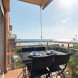 Ocean view apartment renovated，位于加瓦的酒店