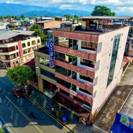 Hotel Nivel 5，位于Macas的酒店