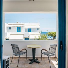 Livadia Beach Studio B，位于Tílos的酒店