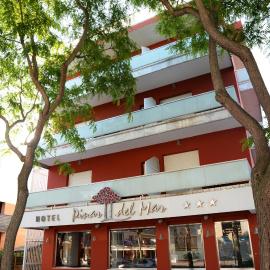 Hotel Spa Pinar del Mar，位于普拉加德阿罗的酒店