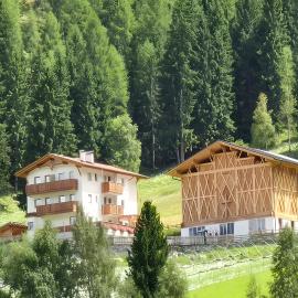Pirchahof，位于马尔泰洛的酒店