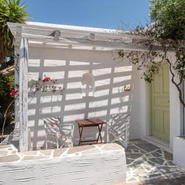 Green Retreats 2 Paros，位于Isterni的酒店