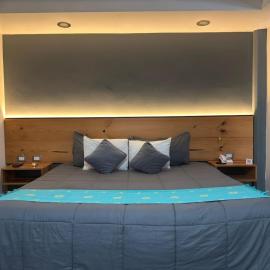 Hotel Brisas Express，位于圣克里斯托瓦尔-德拉斯卡萨斯的酒店