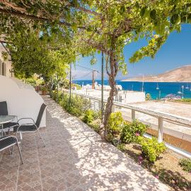 Panorama Tilos Apt A，位于Tílos的酒店