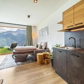 Paflur Lodges Lärchenduft，位于拉萨的酒店