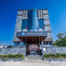 Hotel Nivaara By VYDA,位于蒂鲁帕蒂的酒店