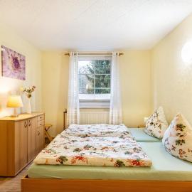 Ferienhaus in Wald- und Seenähe，位于滕普林的酒店
