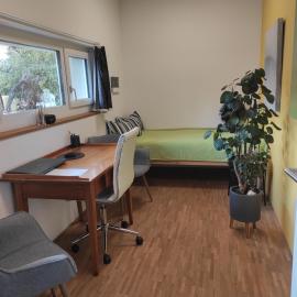 Zimmer A1 Zürich Bern Bed & Breakfast Wiedlisbach，位于Wiedlisbach的酒店