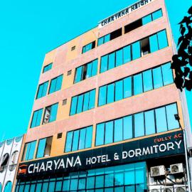 Charyana Heights Ac Dormitory，位于艾哈迈达巴德的酒店