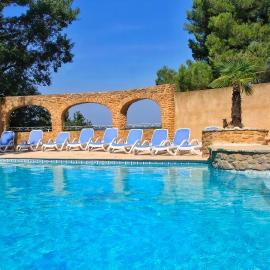 La Pousterle de Sabran - Piscine & Spa，位于撒波兰的酒店