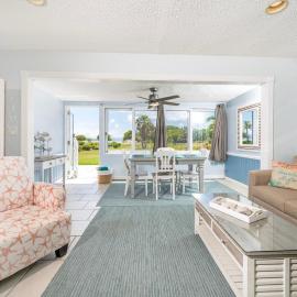 Crystal Cove Beach View Ground Fl Sapphire Beach，位于East End的酒店