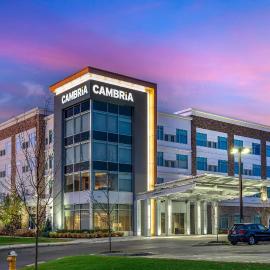 Cambria Hotel Manchester South Windsor，位于South Windsor的酒店