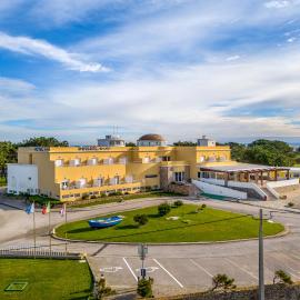 Hotel Pinhal Mar，位于佩尼契的酒店