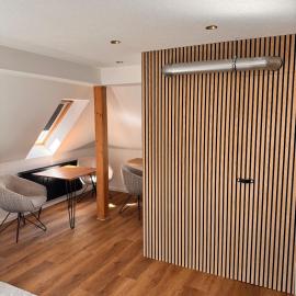Design Dachgeschoss Wohnung，位于Eilenburg的酒店