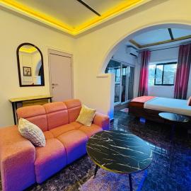 La Castrol Hotel Apartments，位于林贝的酒店