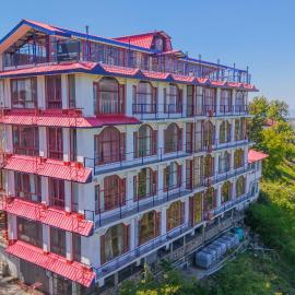 Mashobra Heights By shrpl，位于Kīar的酒店