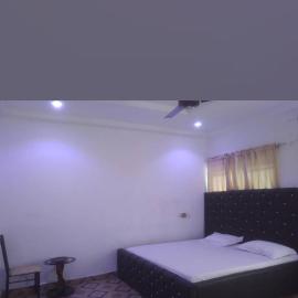 Modern Way Guesthouse，位于Kasoa的酒店
