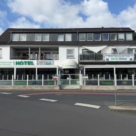 Hotel Rhein INN，位于雷马根的酒店