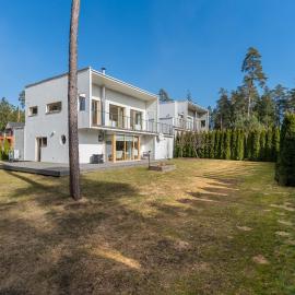 Pärnu Bay Stay near Lottemaa & Golf，位于Reiu的酒店