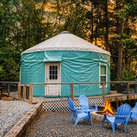 Starlight Yurt- A Romantic Stay w/ Hot Tub Views，位于Fancy Gap的酒店